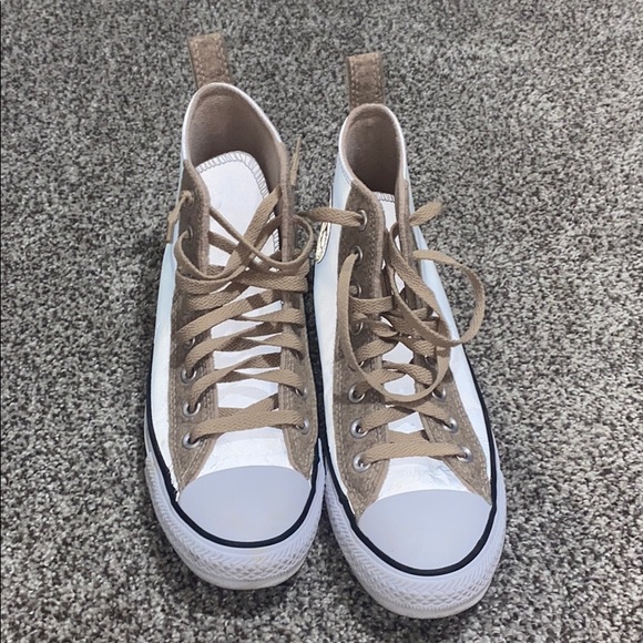 Converse - Picture 3 of 4